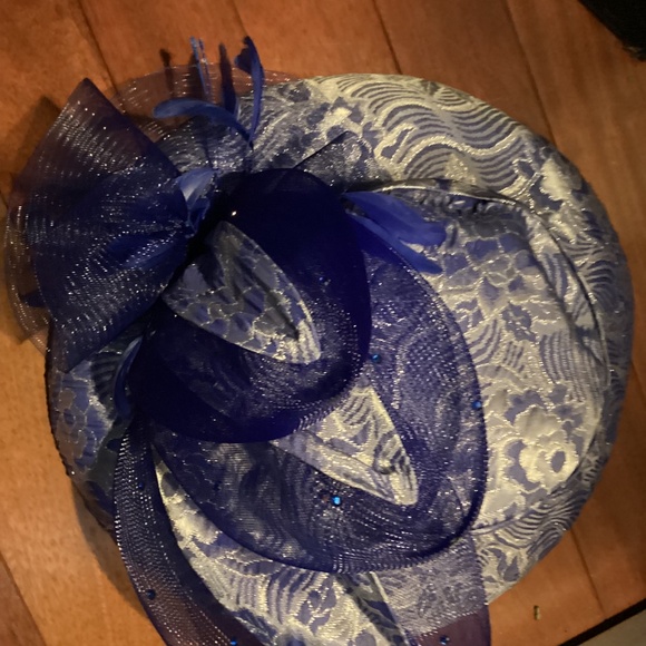 Woman’s wool hat BLUE N SILVER GLITTER a LARGE. MUST SEE USA MADE - Picture 7 of 8